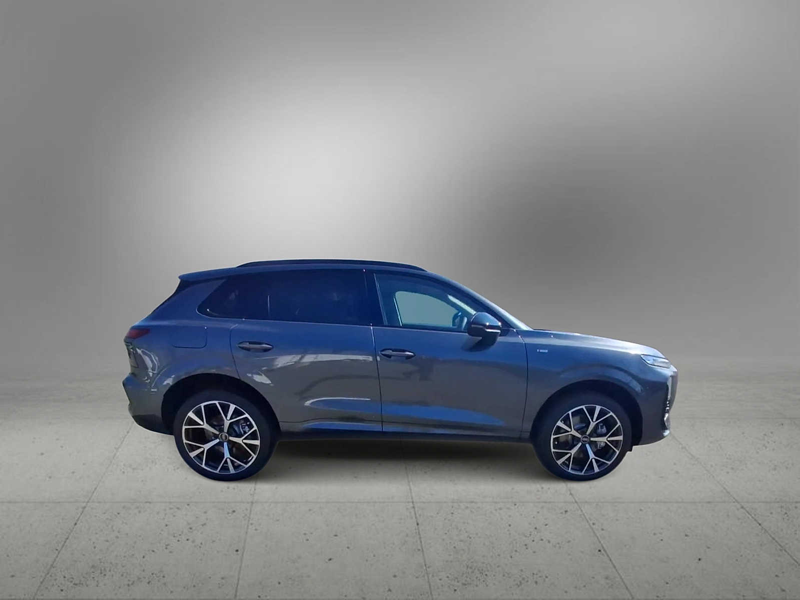 Thumbnail: 2026 Audi Q3 - 9