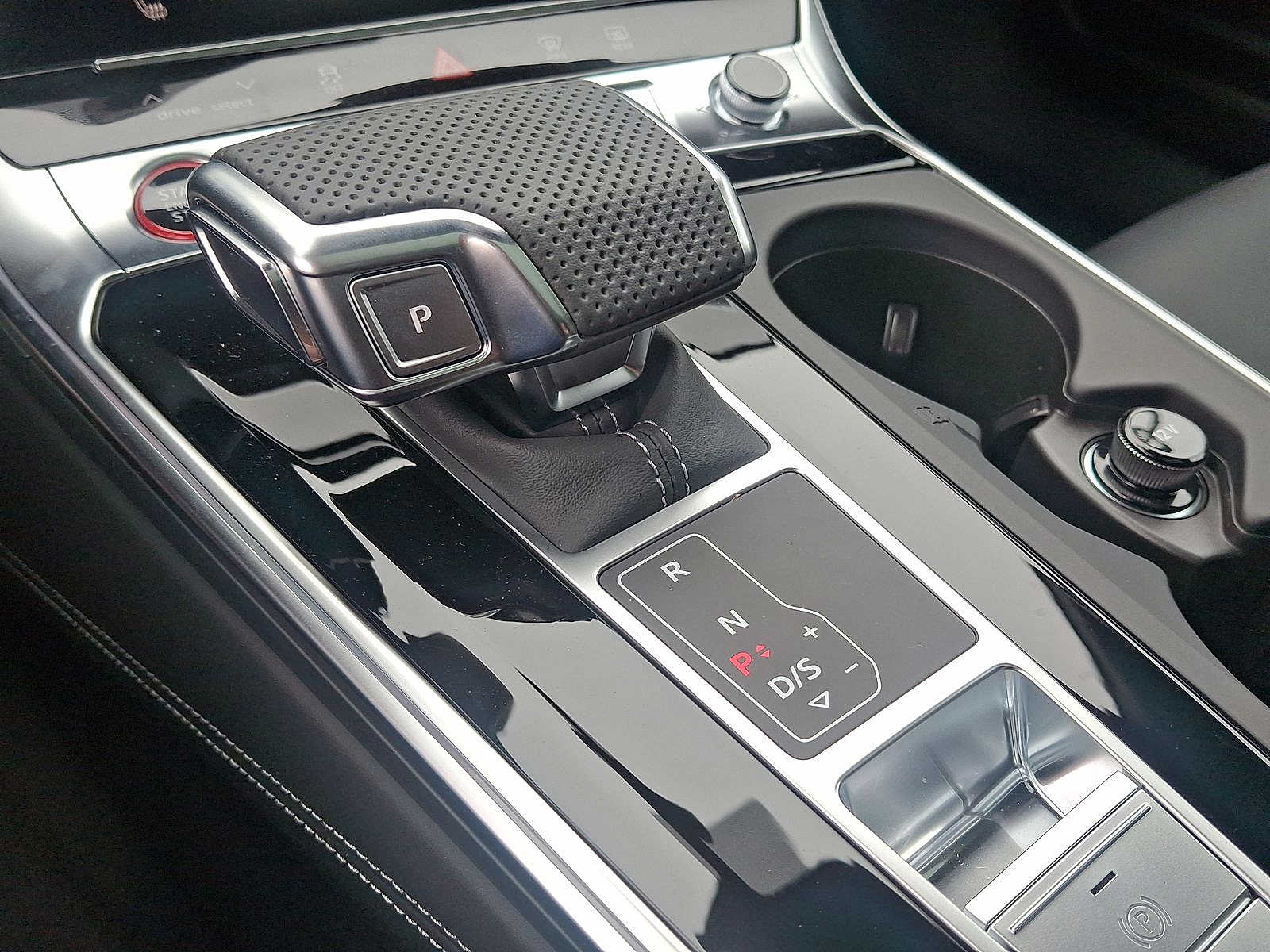 Thumbnail: 2025 Audi S7 - 14