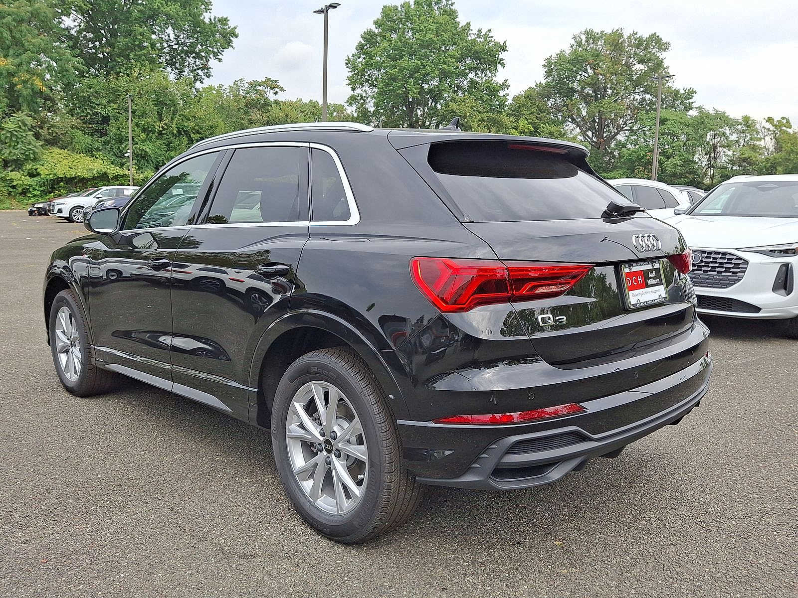 Thumbnail: 2025 Audi Q3 - 11