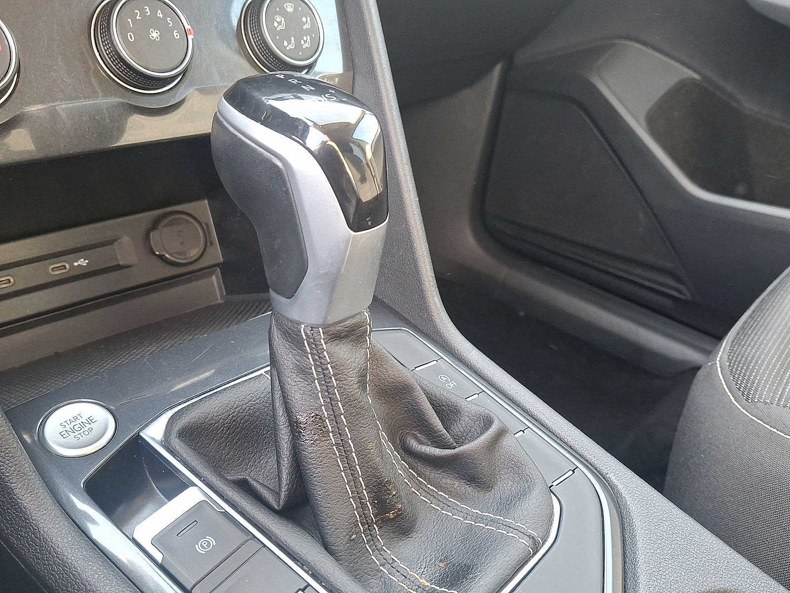 Thumbnail: 2024 Volkswagen Tiguan - 12