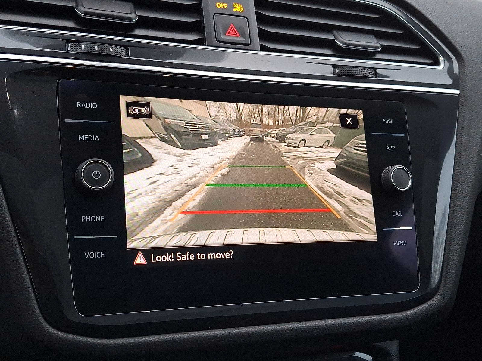 Thumbnail: 2022 Volkswagen Tiguan - 15