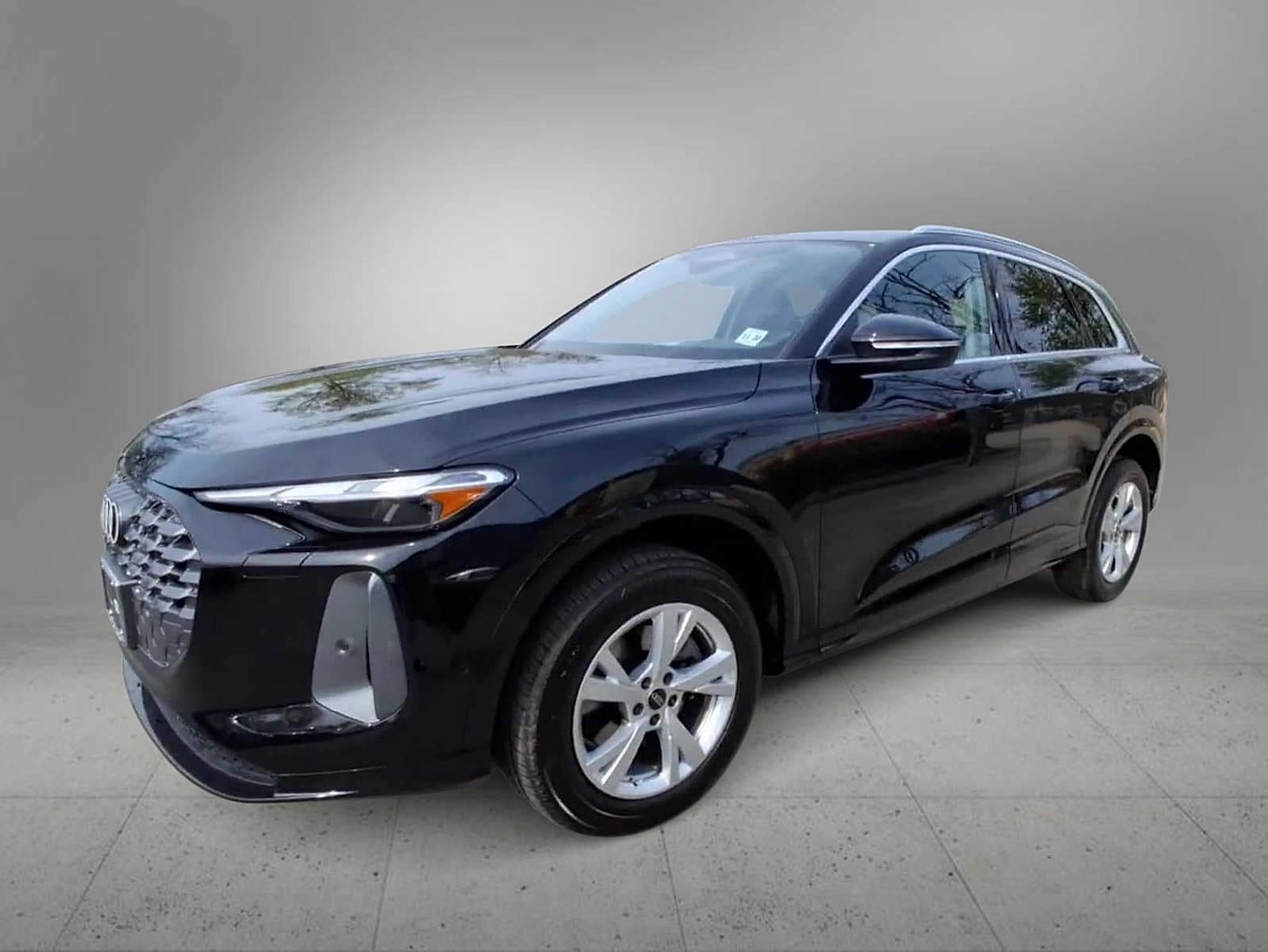 Thumbnail: 2025 Audi Q5 - 4