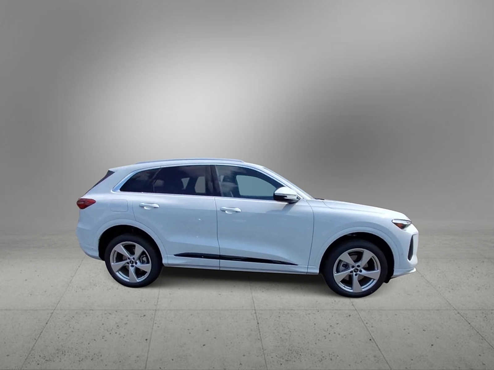 2025 Audi Q5 Premium Plus 9