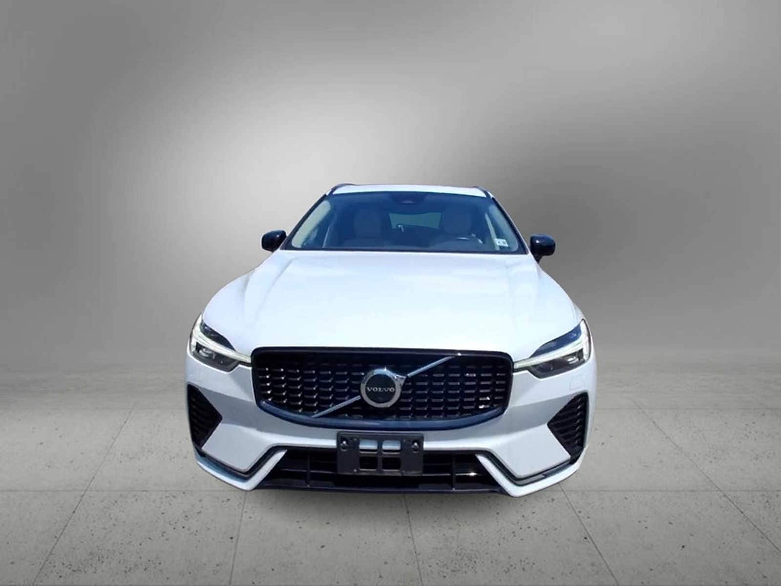 2023 Volvo XC60 B5 Plus 3