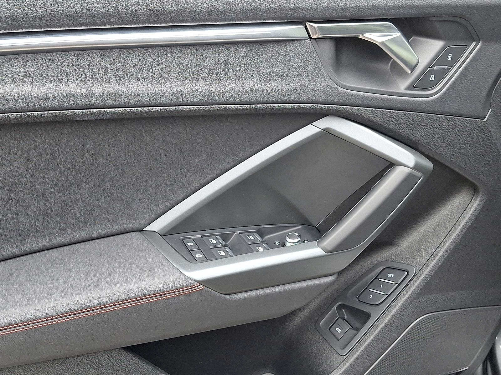 Thumbnail: 2025 Audi Q3 - 10