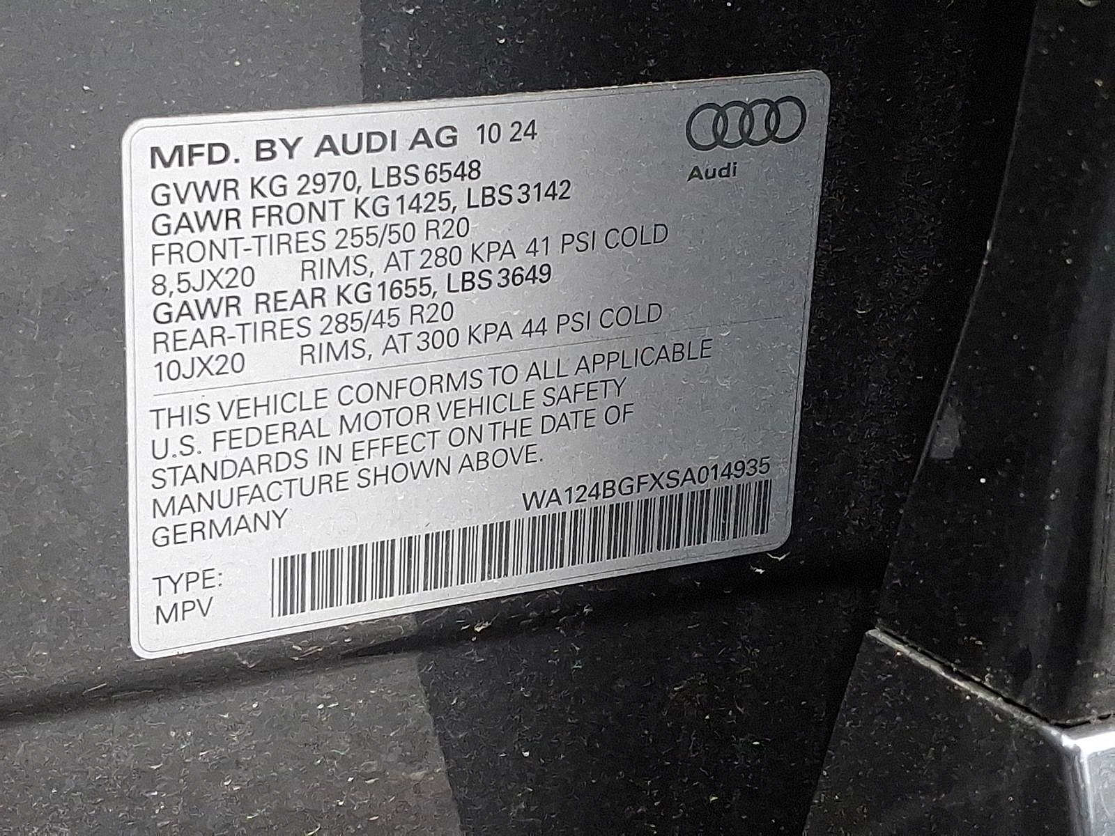 Thumbnail: 2025 Audi Q6 e-tron - 16