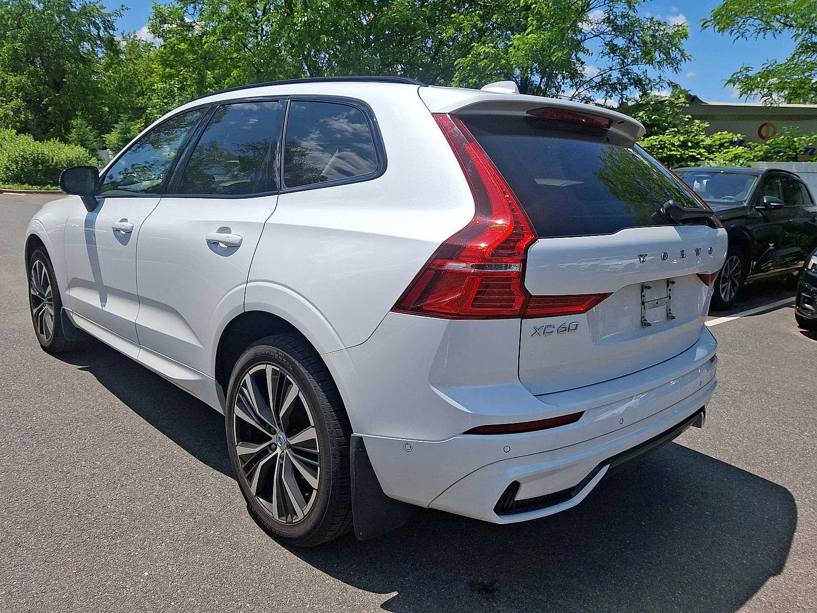 2023 Volvo XC60 B5 Plus 20