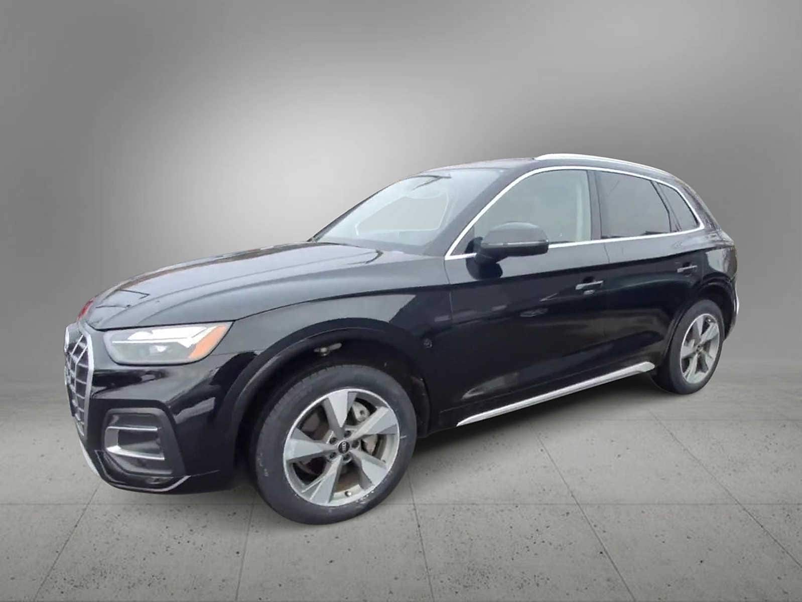 Thumbnail: 2023 Audi Q5 - 4