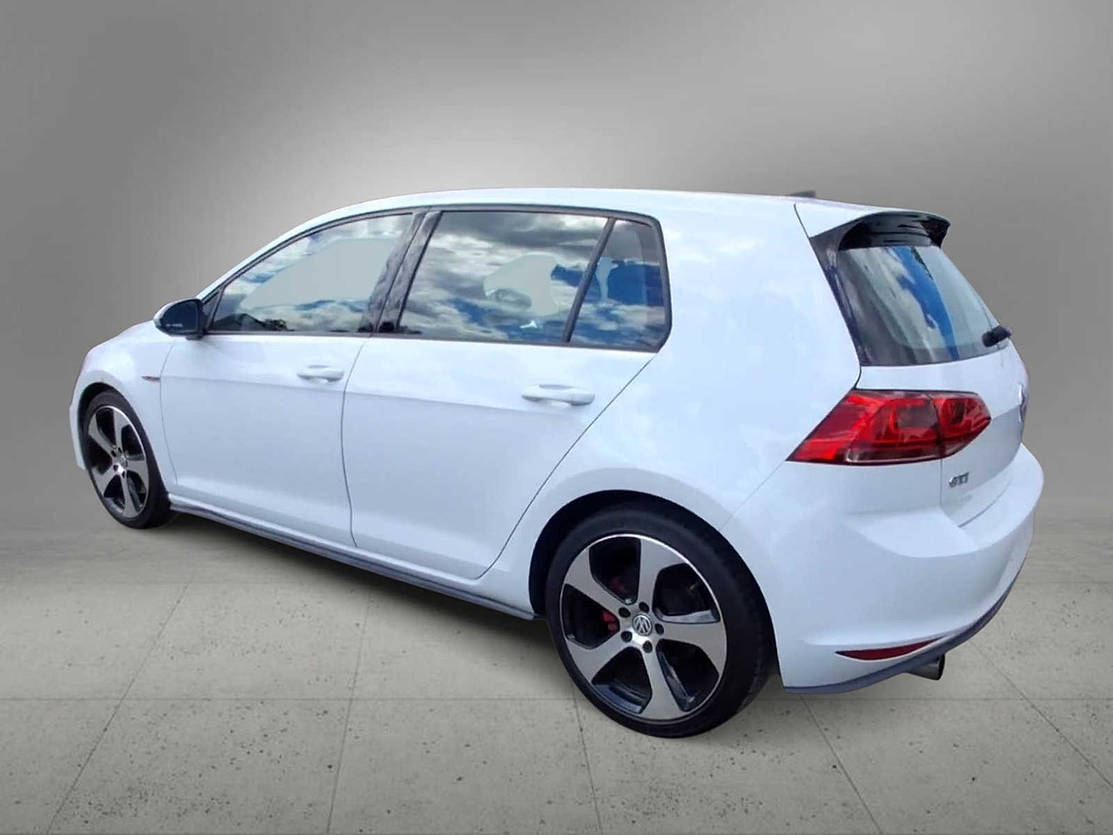 Thumbnail: 2015 Volkswagen Golf - 6