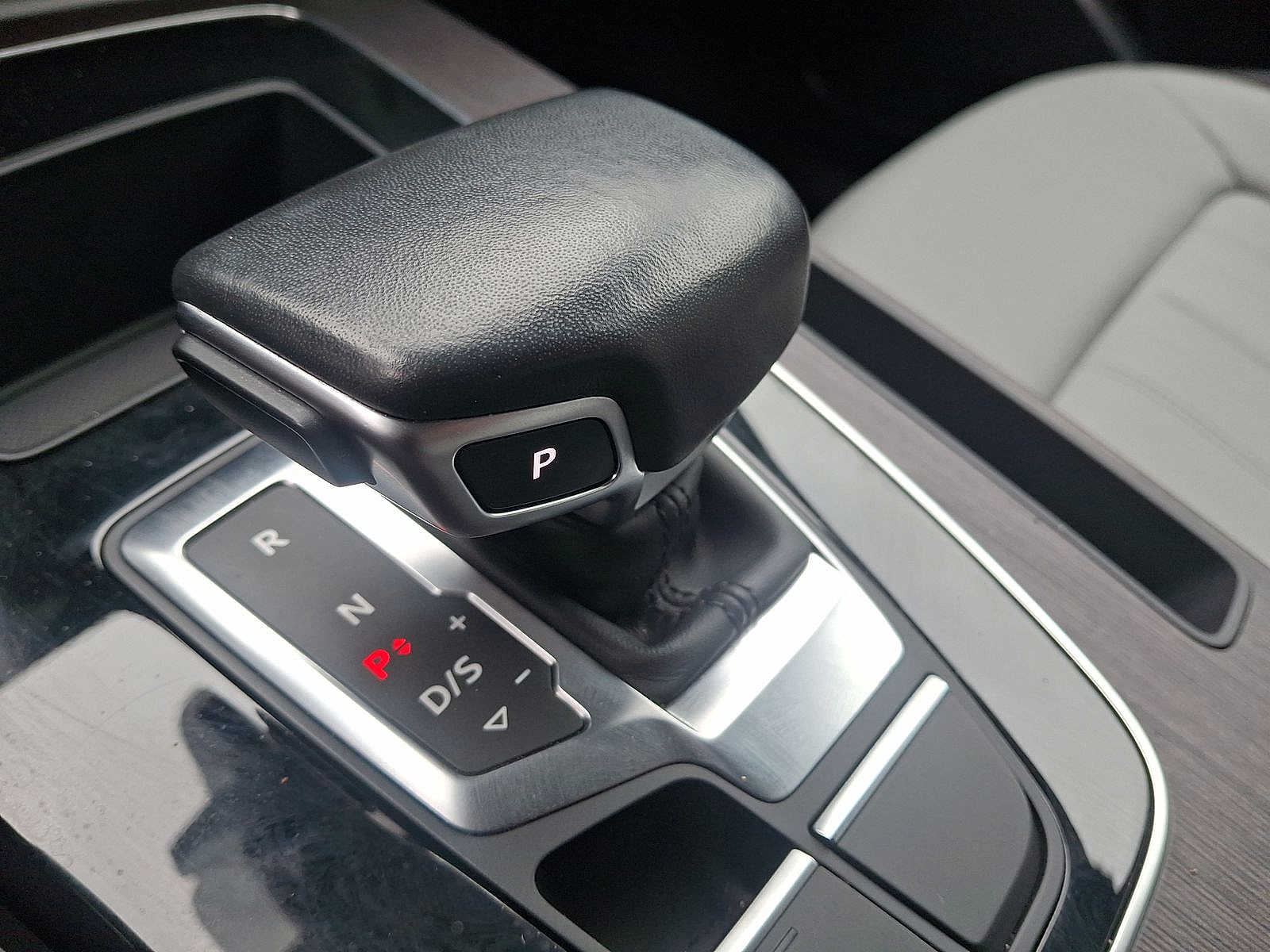 Thumbnail: 2022 Audi Q5 - 12