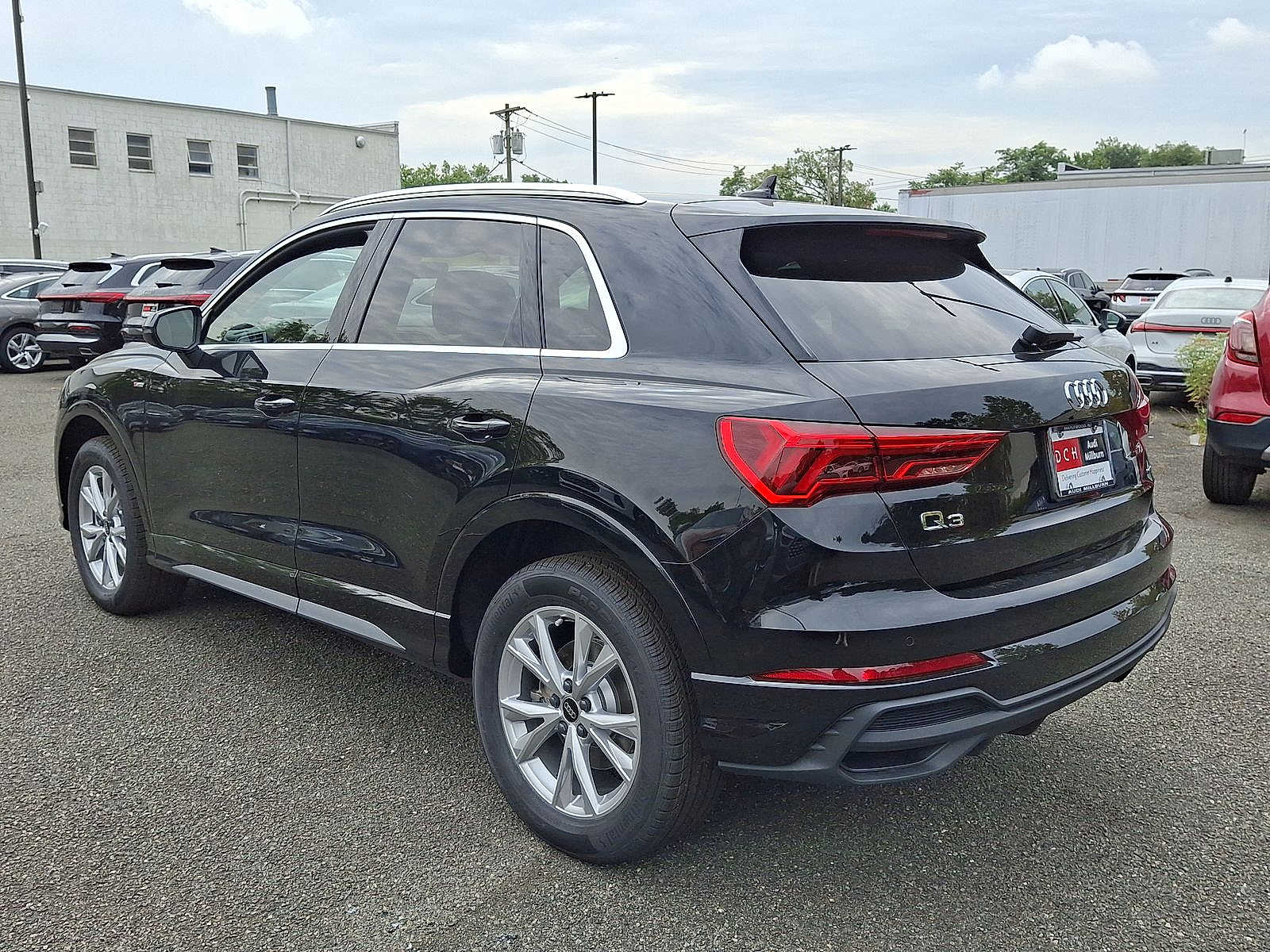 Thumbnail: 2025 Audi Q3 - 11