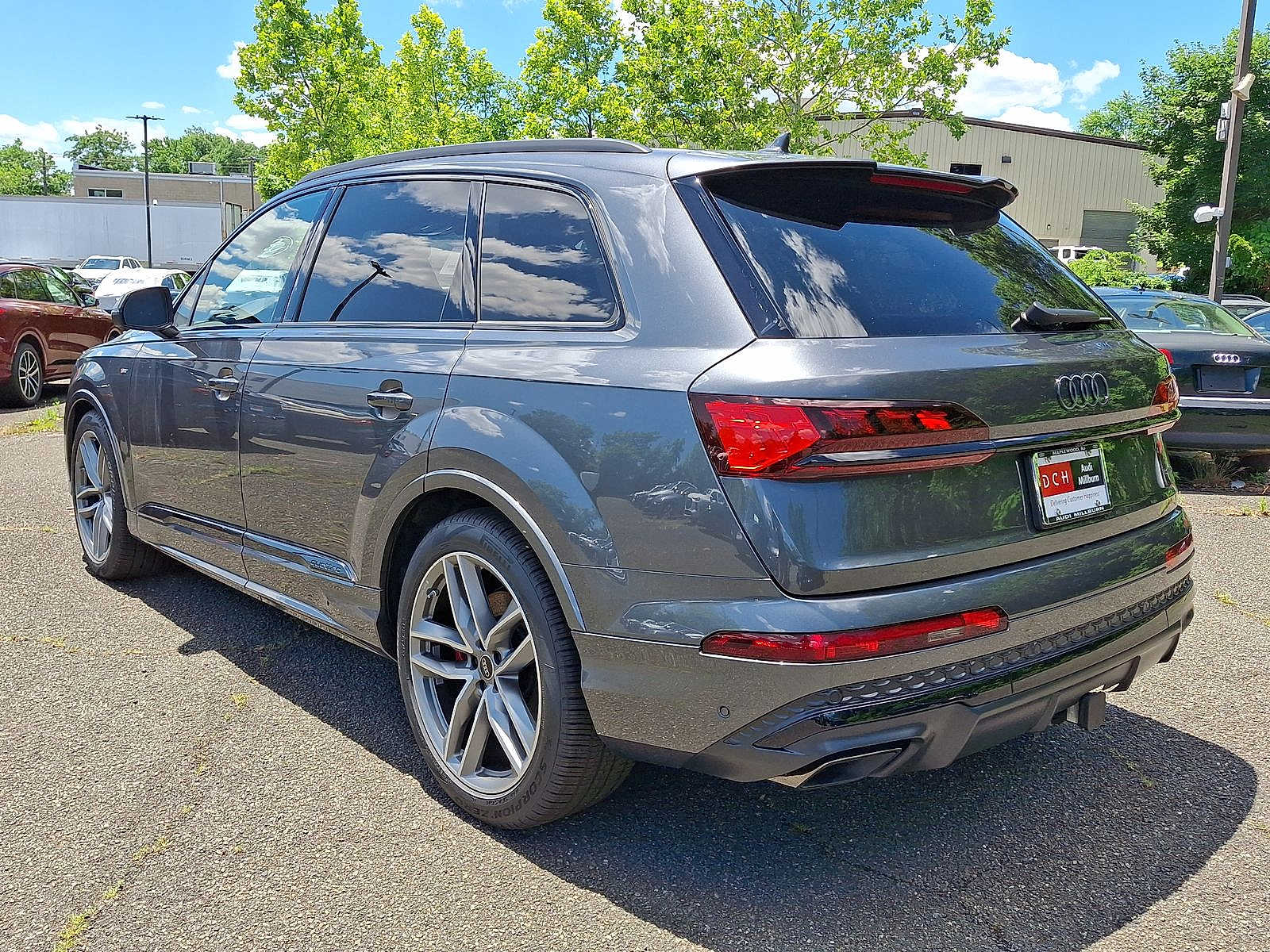 Thumbnail: 2026 Audi Q7 - 16