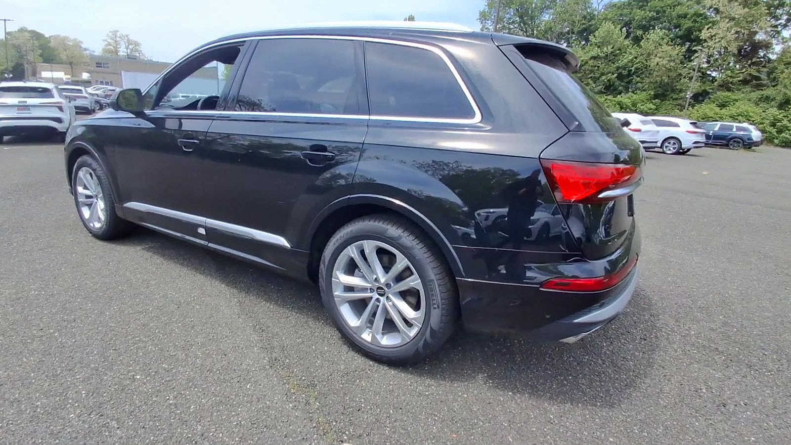 Thumbnail: 2026 Audi Q7 - 6