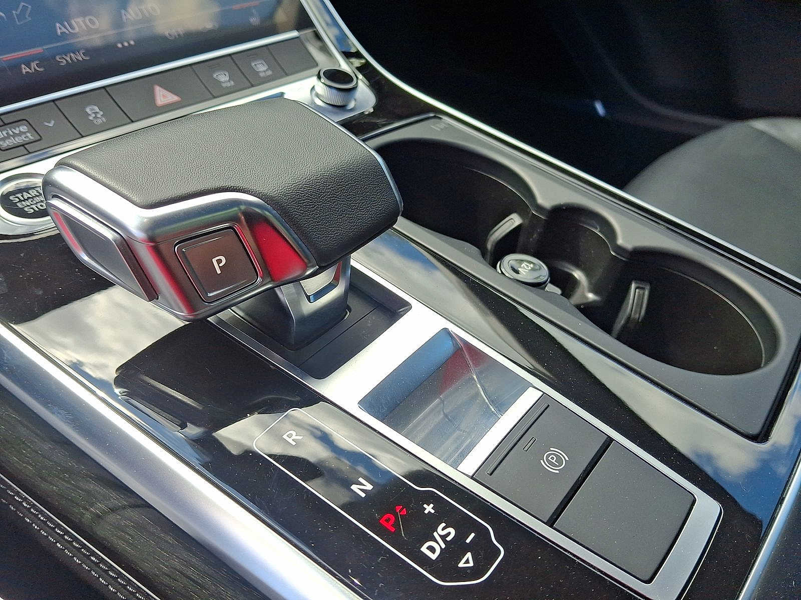 Thumbnail: 2023 Audi Q7 - 12