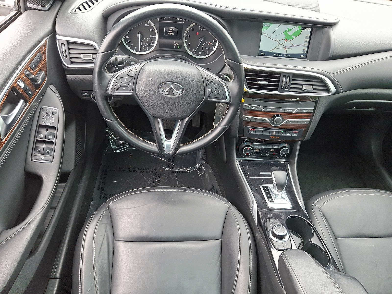 Thumbnail: 2017 INFINITI QX30 - 21
