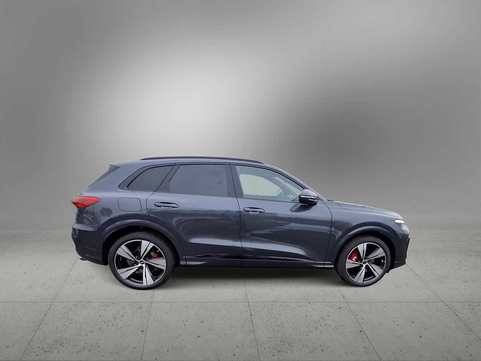 Thumbnail: 2025 Audi SQ5 - 9