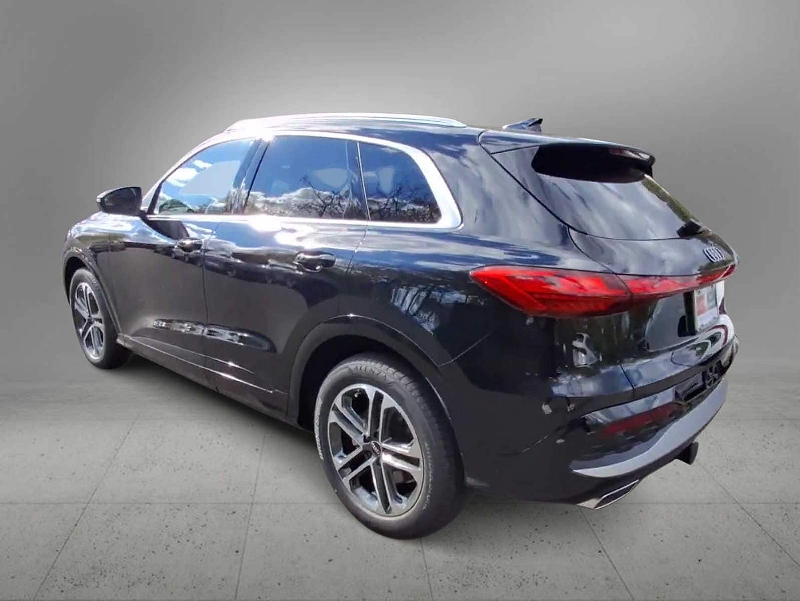 Thumbnail: 2025 Audi Q5 - 6