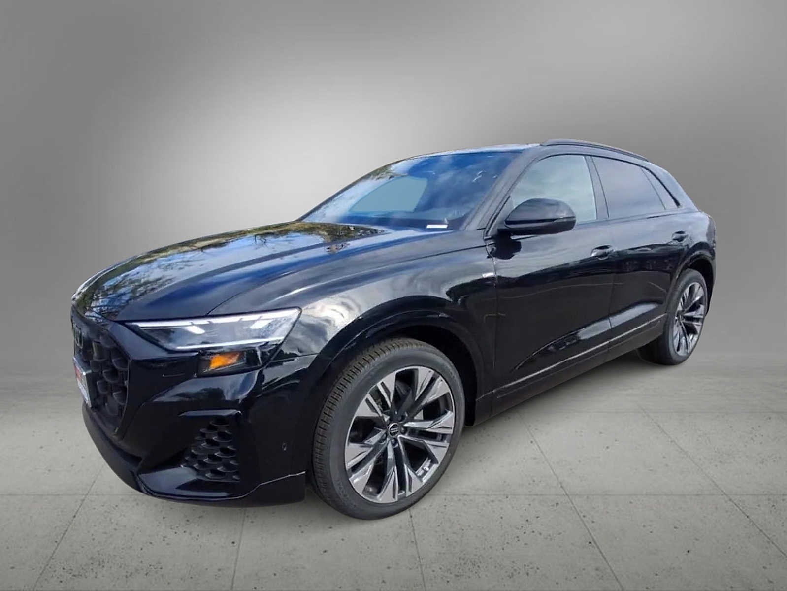 Thumbnail: 2026 Audi Q8 - 4