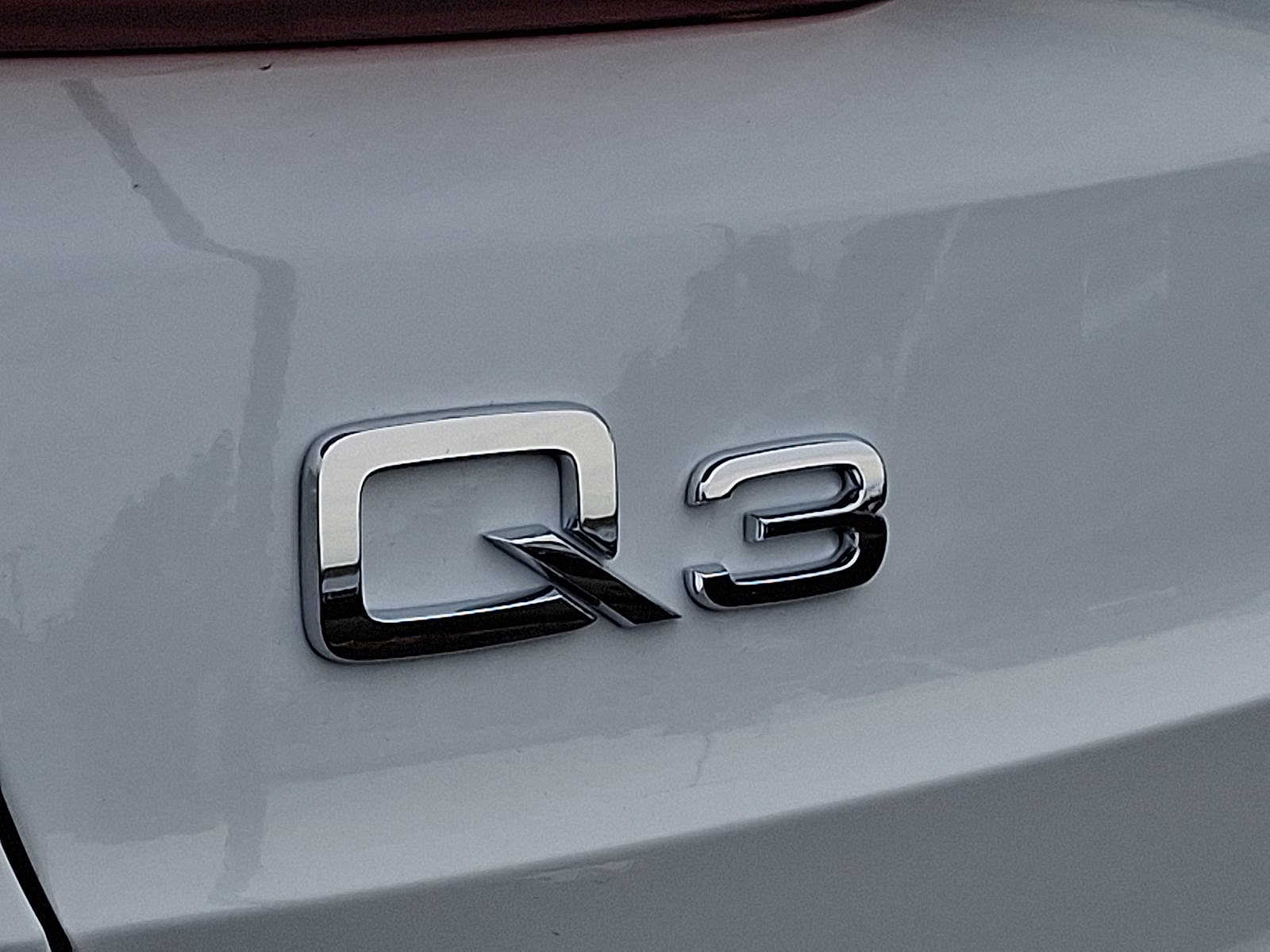 Thumbnail: 2025 Audi Q3 - 18
