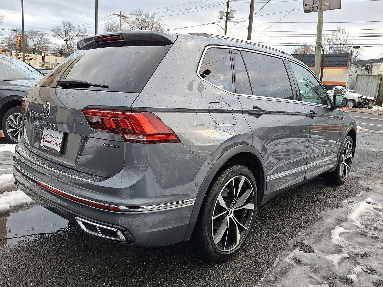 Thumbnail: 2022 Volkswagen Tiguan - 25