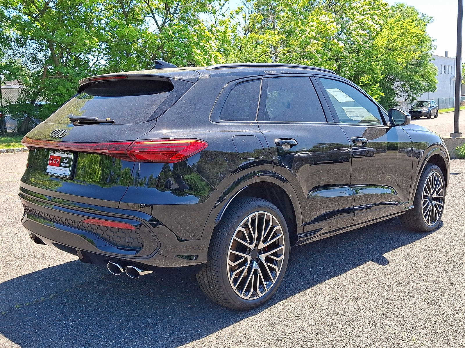 Thumbnail: 2026 Audi SQ5 - 17