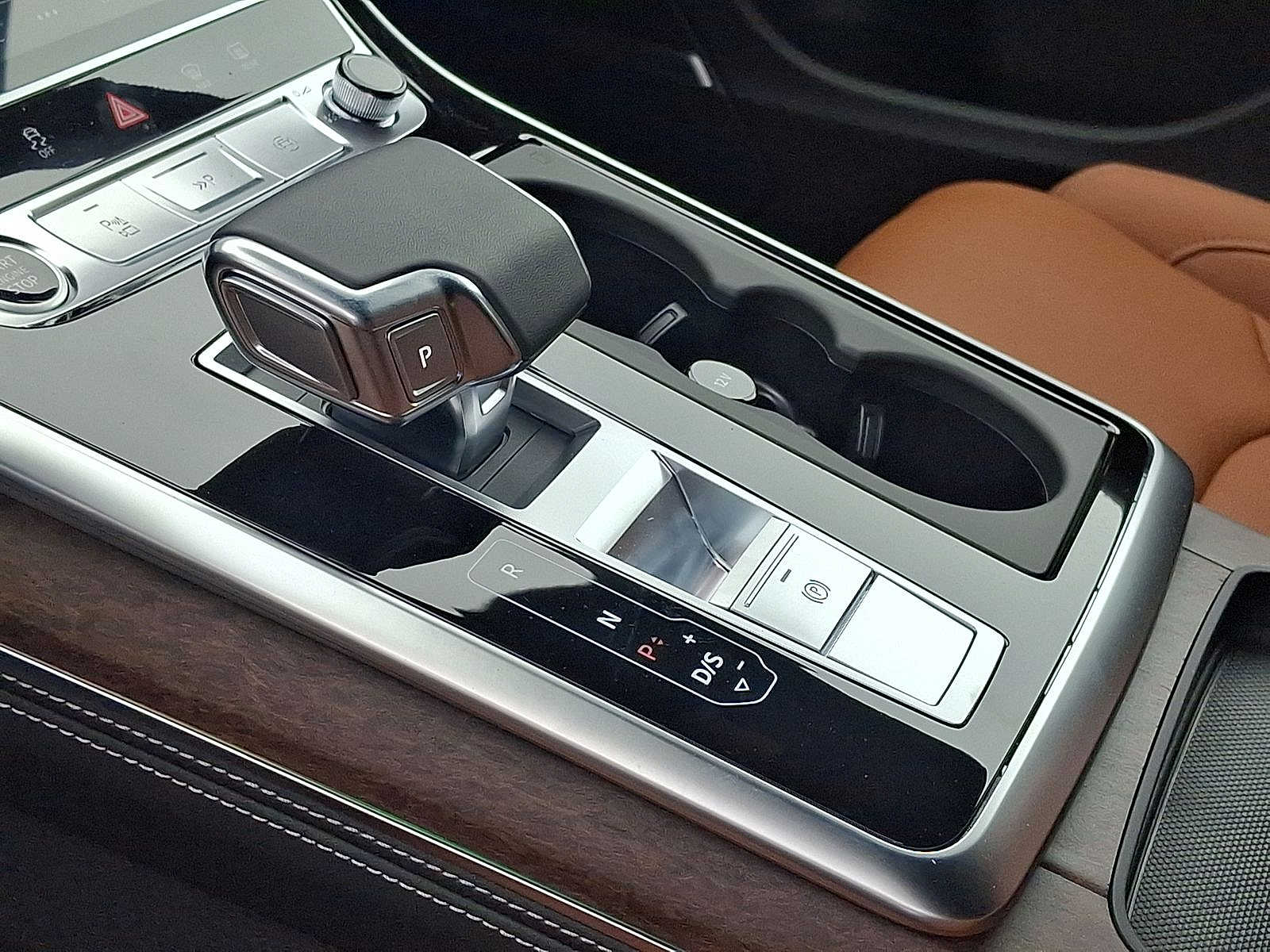 Thumbnail: 2026 Audi Q8 - 13