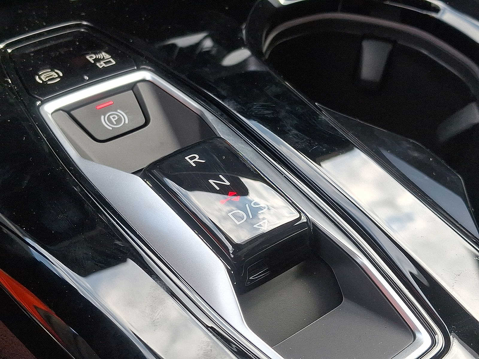 Thumbnail: 2025 Audi Q5 - 13