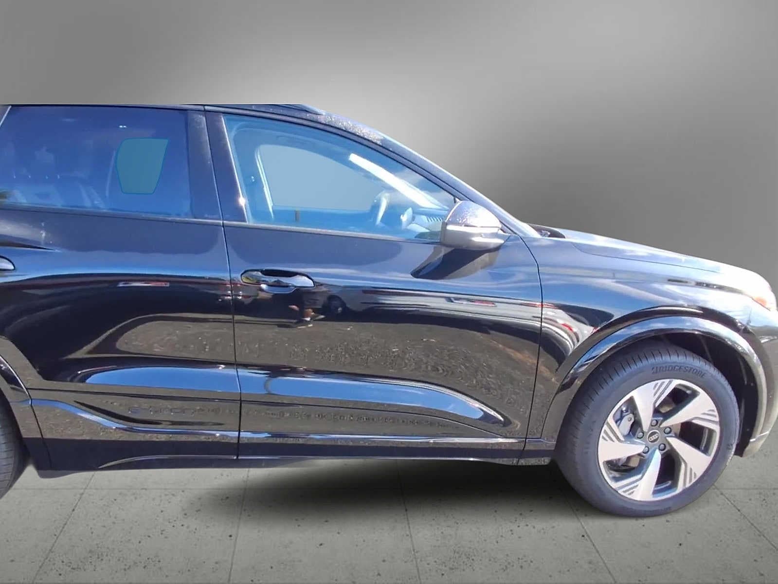 Thumbnail: 2025 Audi Q6 e-tron - 5