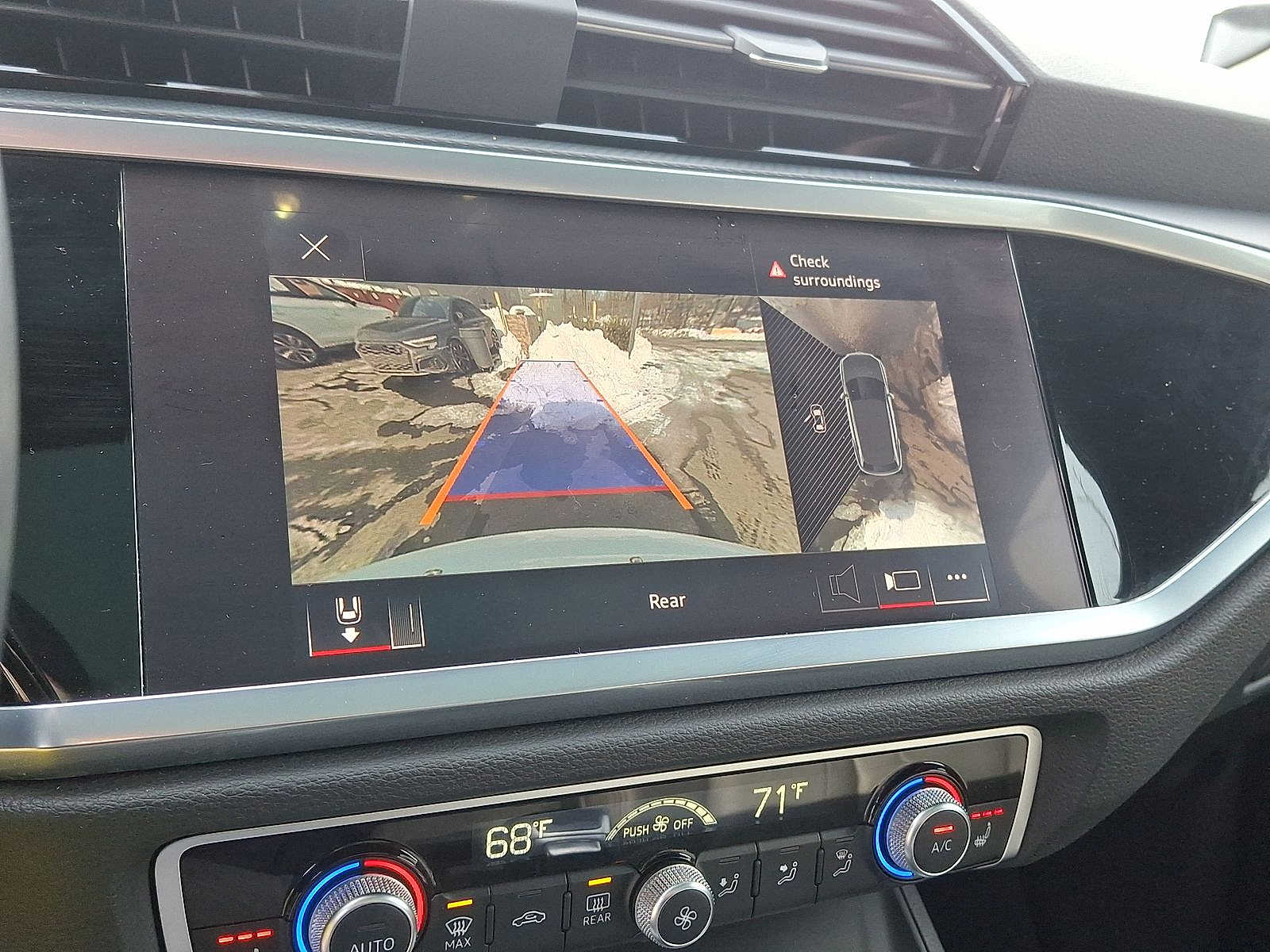 Thumbnail: 2022 Audi Q3 - 13