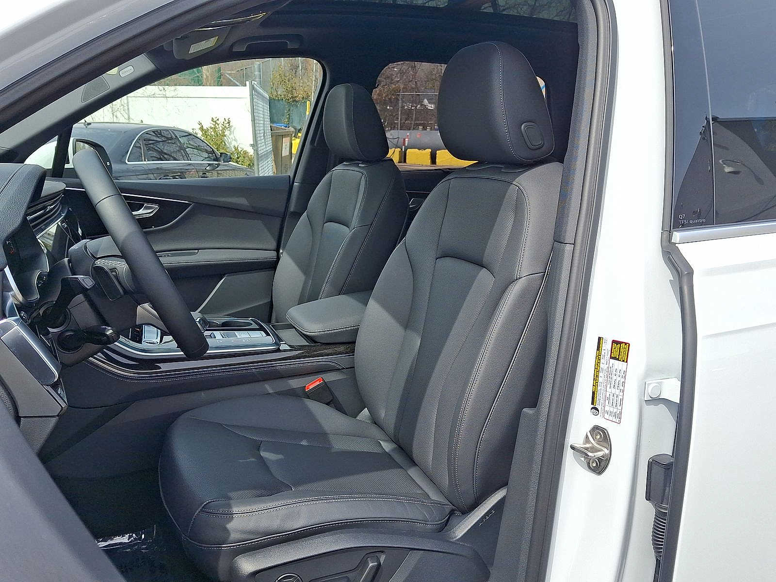 Thumbnail: 2025 Audi Q7 - 11