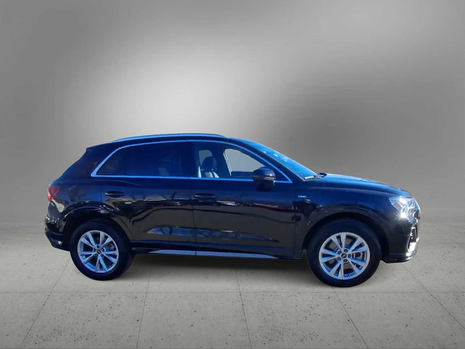 Thumbnail: 2025 Audi Q3 - 9
