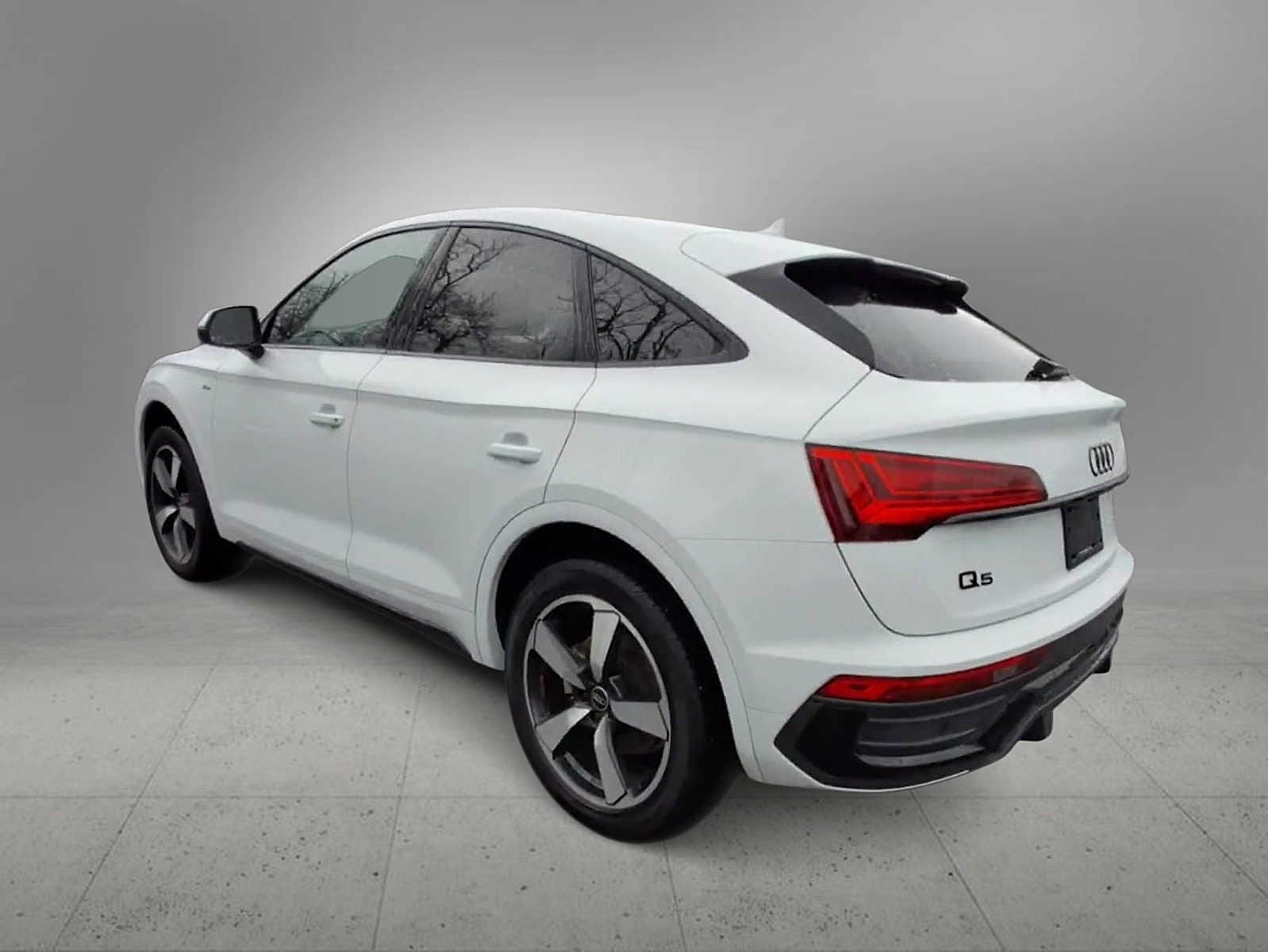 Thumbnail: 2023 Audi Q5 - 6