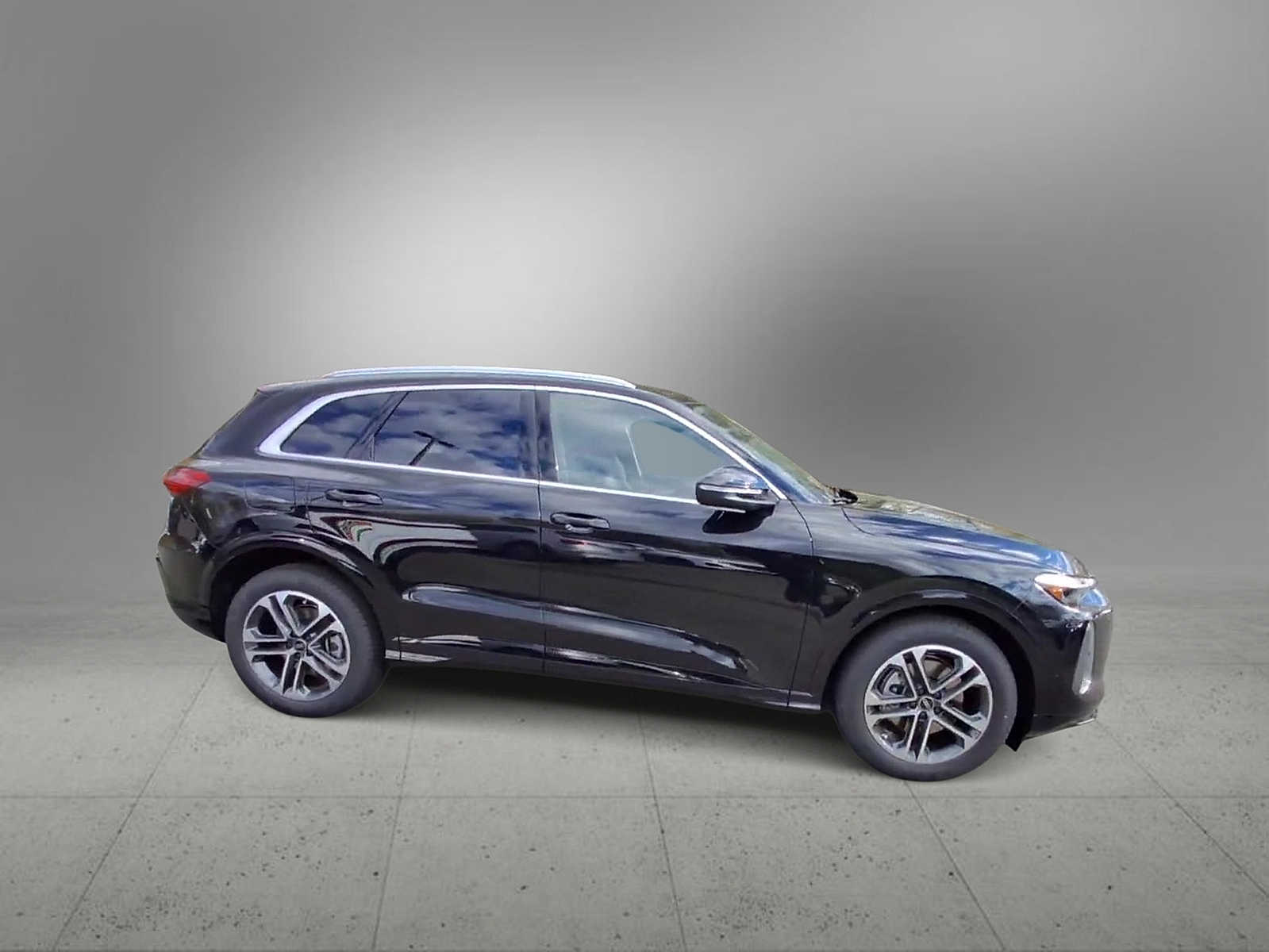 Thumbnail: 2025 Audi Q5 - 9