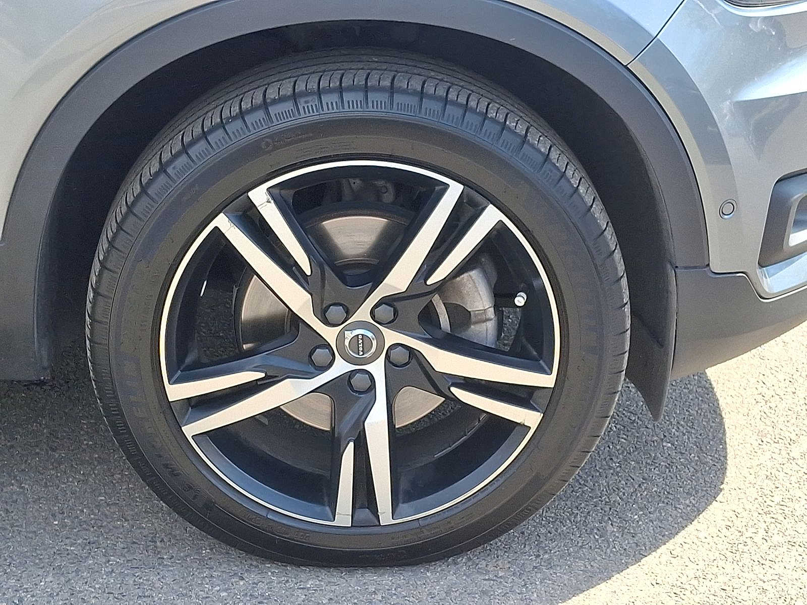 Thumbnail: 2019 Volvo XC40 - 27