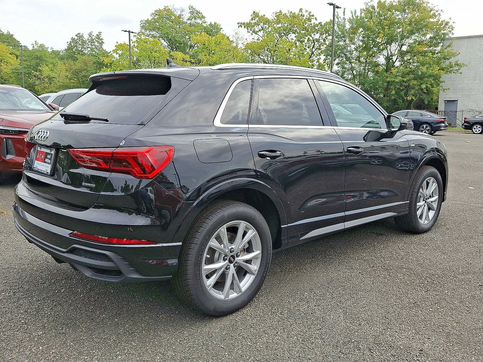 Thumbnail: 2025 Audi Q3 - 12