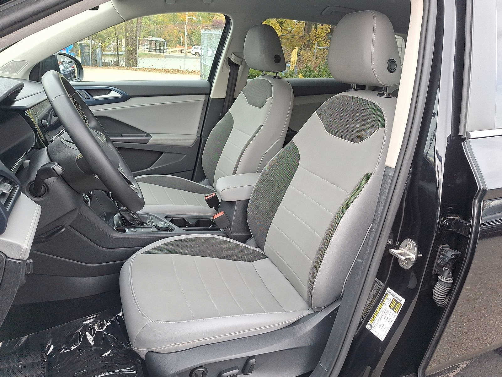 Thumbnail: 2024 Volkswagen Taos - 11