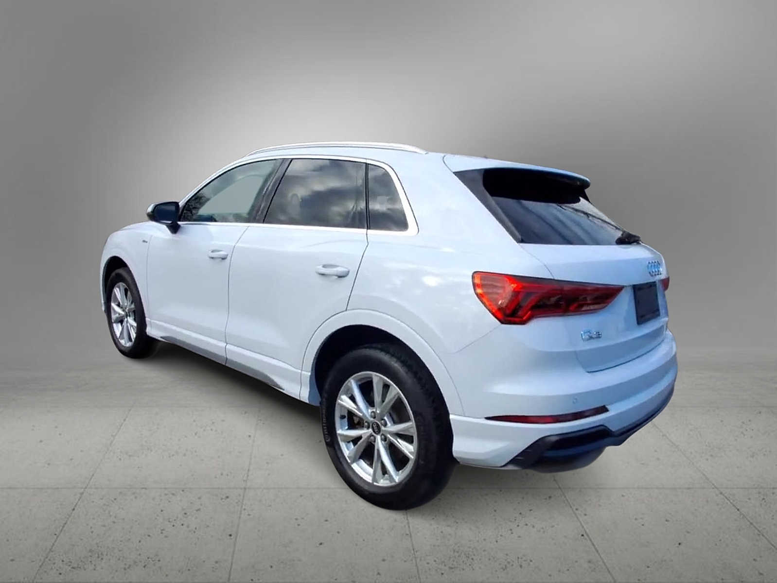 Thumbnail: 2022 Audi Q3 - 6