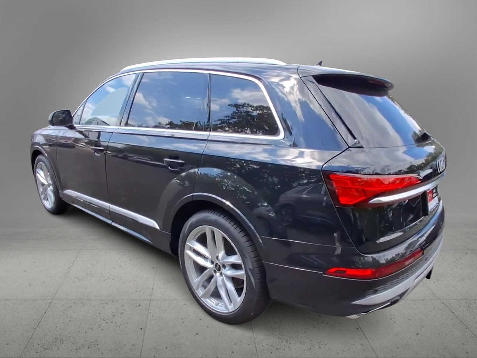 Thumbnail: 2025 Audi Q7 - 6