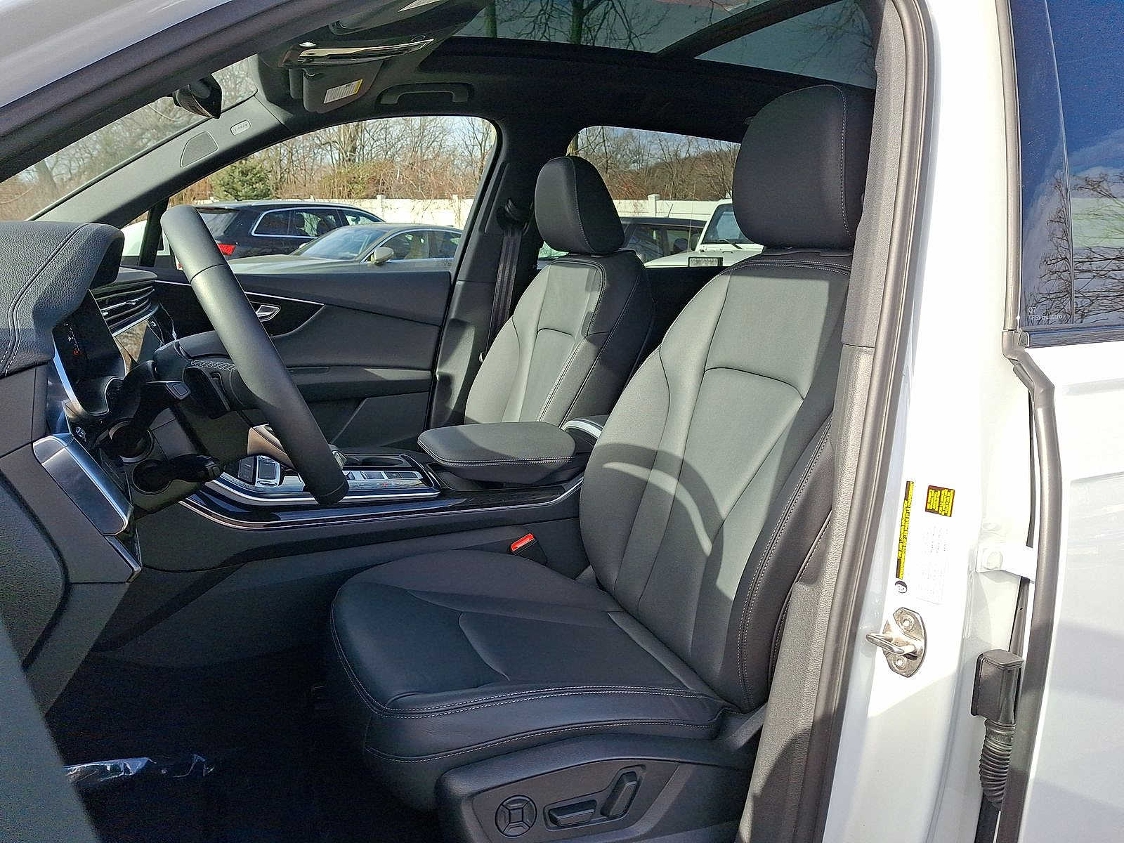 Thumbnail: 2025 Audi Q7 - 11