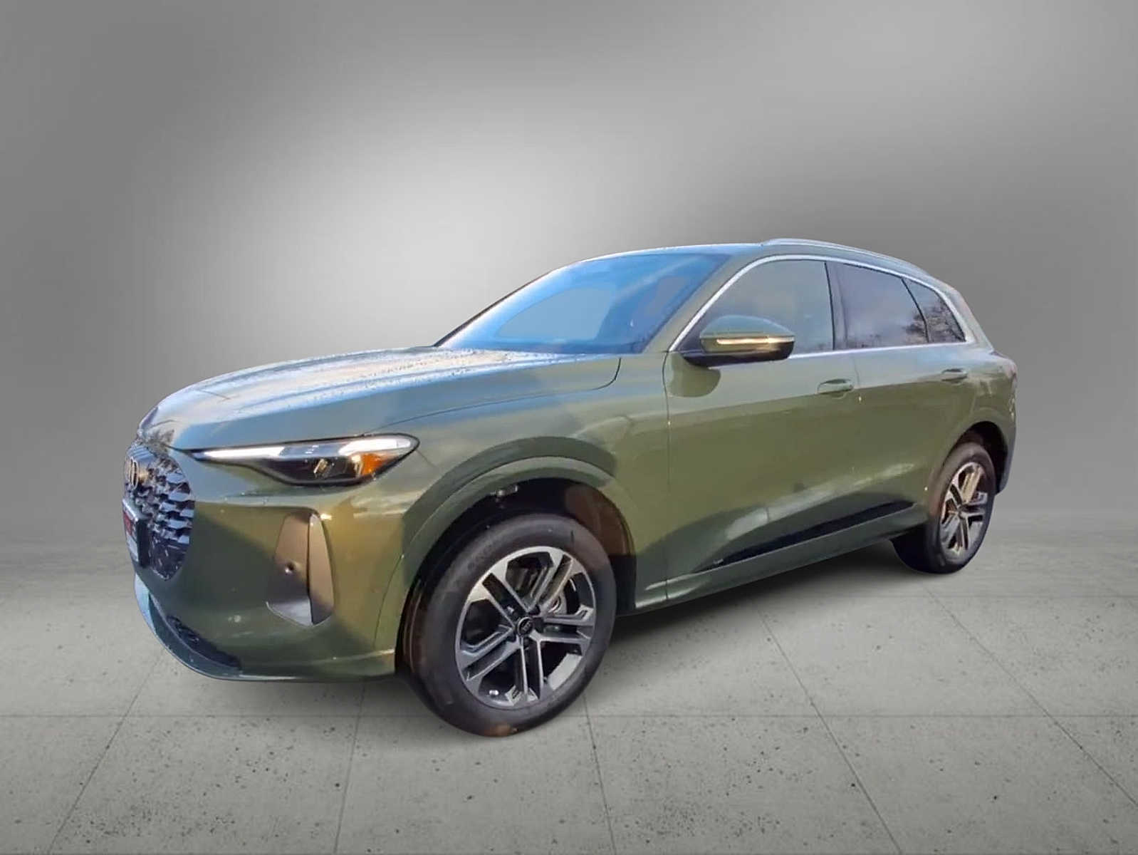 Thumbnail: 2025 Audi Q5 - 4