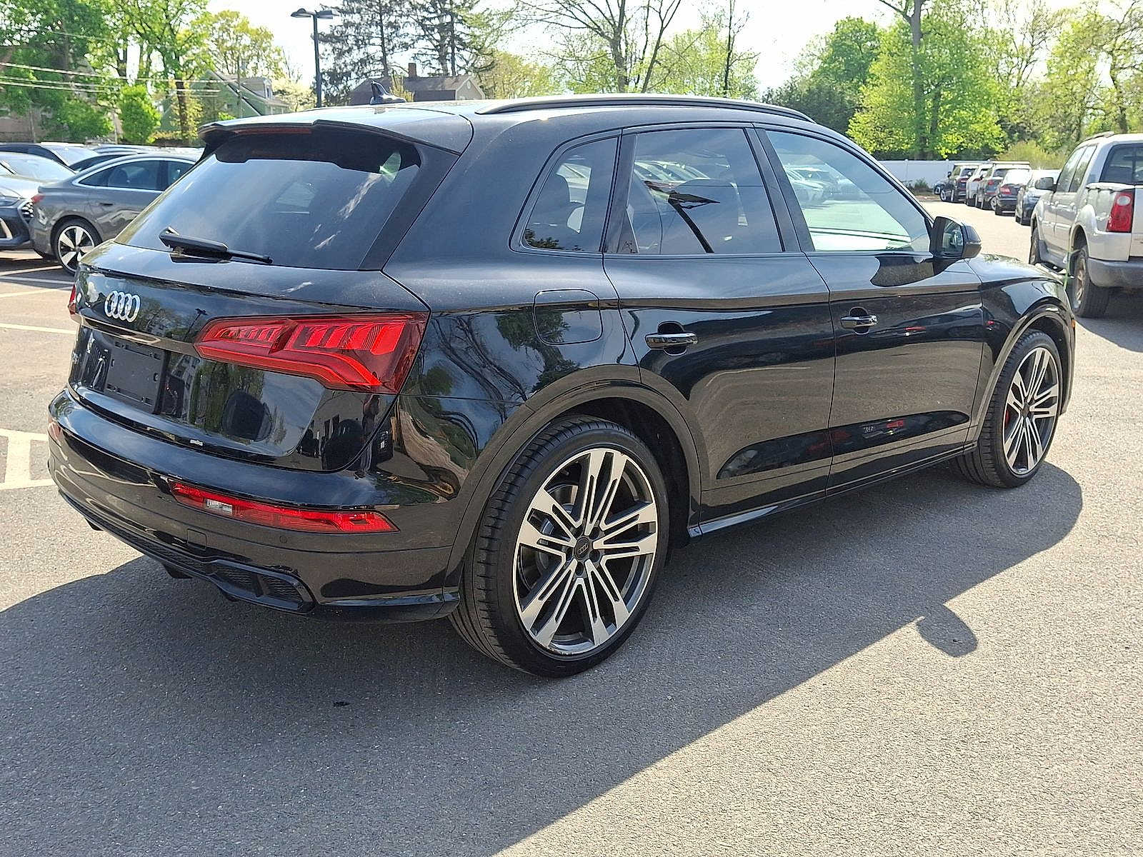 Thumbnail: 2020 Audi SQ5 - 25