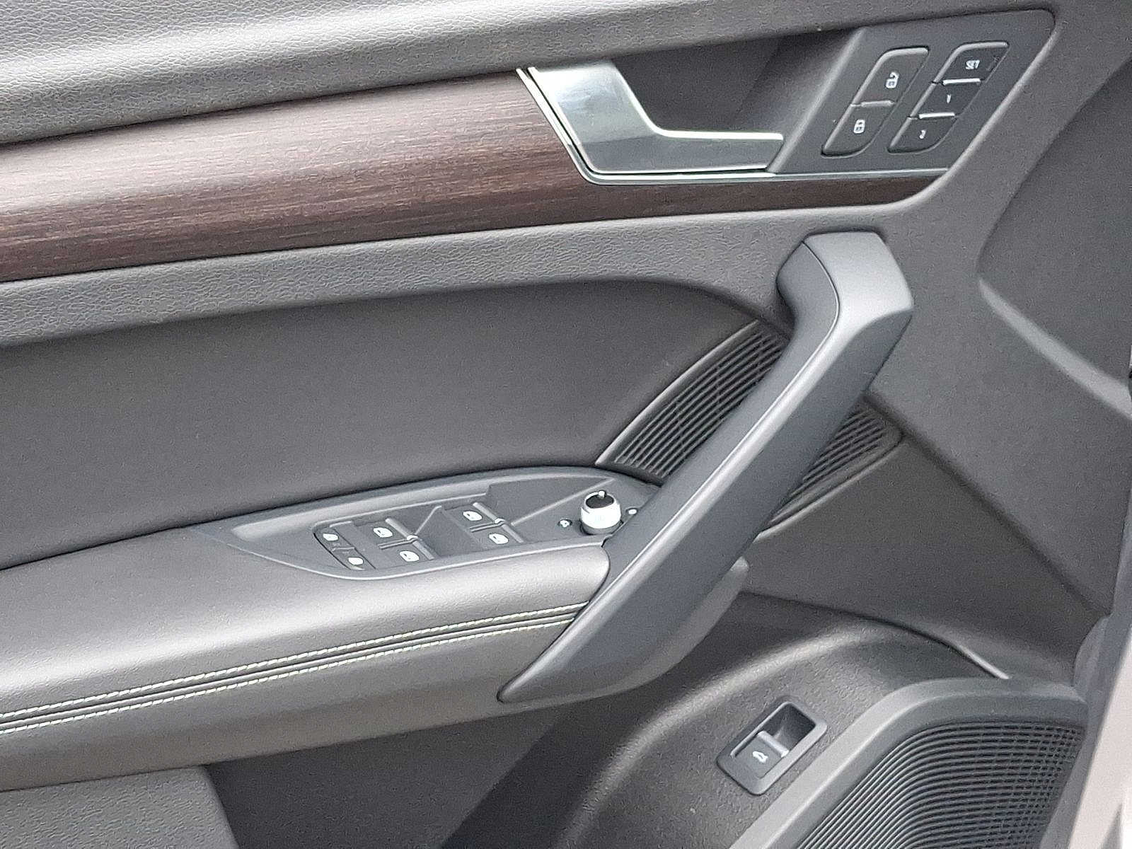 Thumbnail: 2022 Audi Q5 - 10