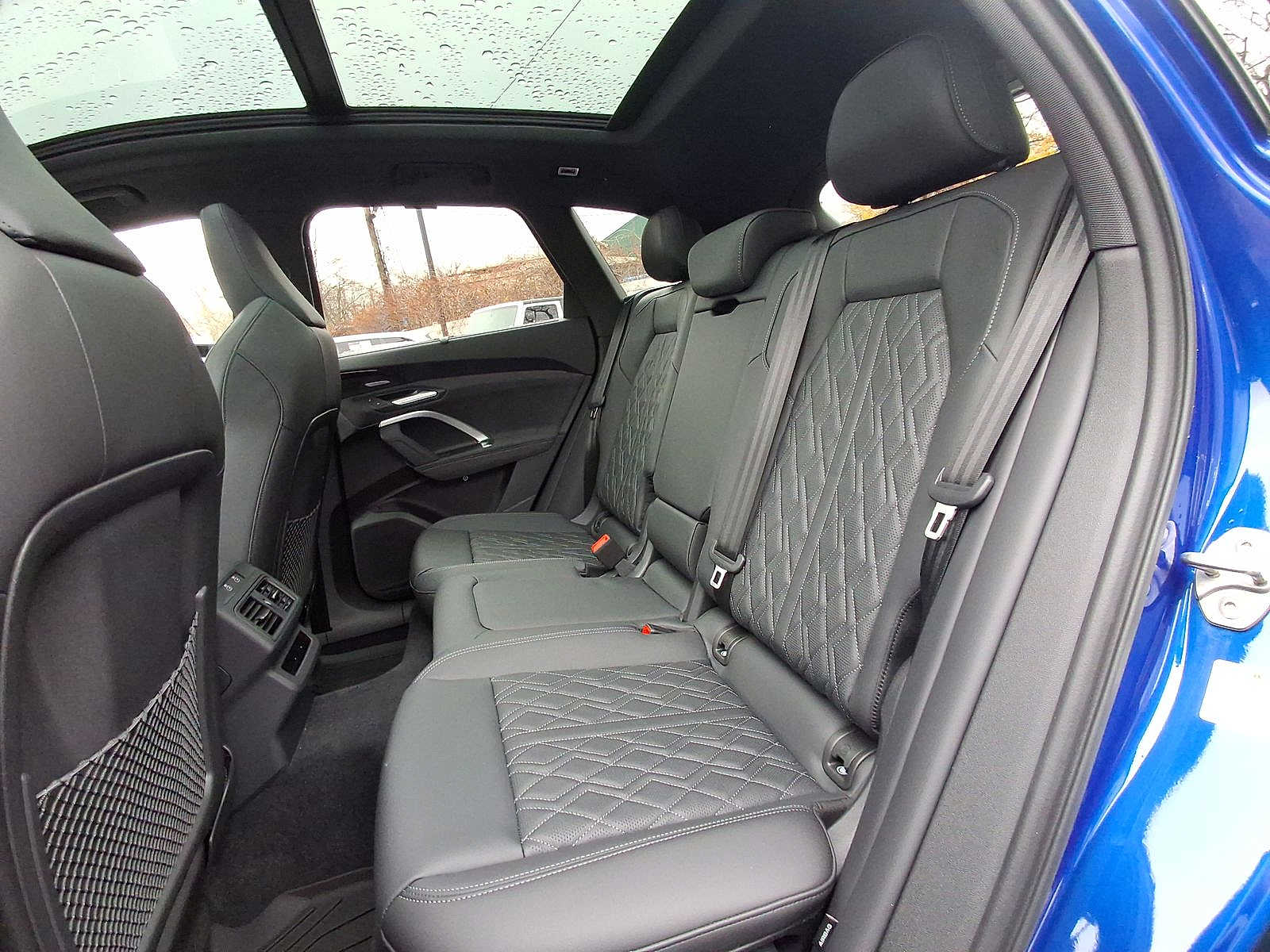 Thumbnail: 2025 Audi SQ5 - 13