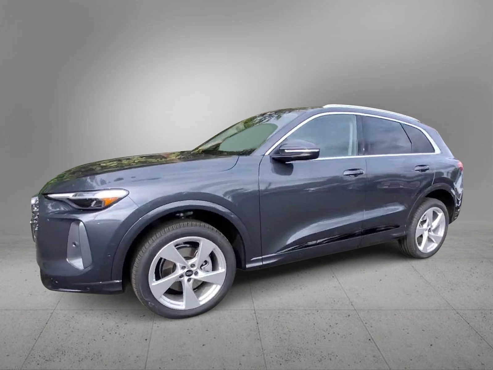 Thumbnail: 2025 Audi Q5 - 4