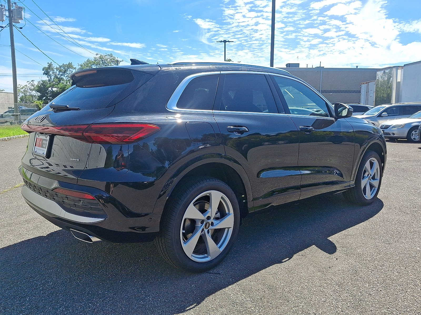 Thumbnail: 2025 Audi Q5 - 12