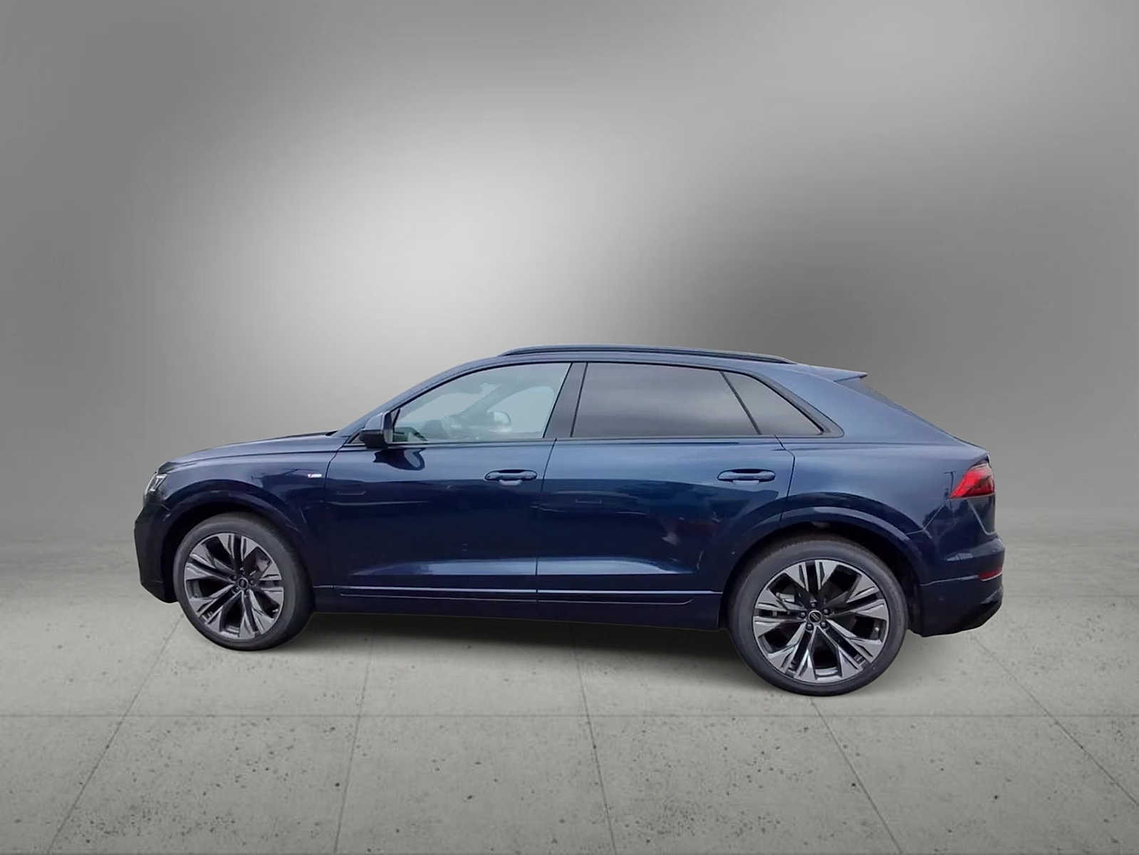 Thumbnail: 2025 Audi Q8 - 5