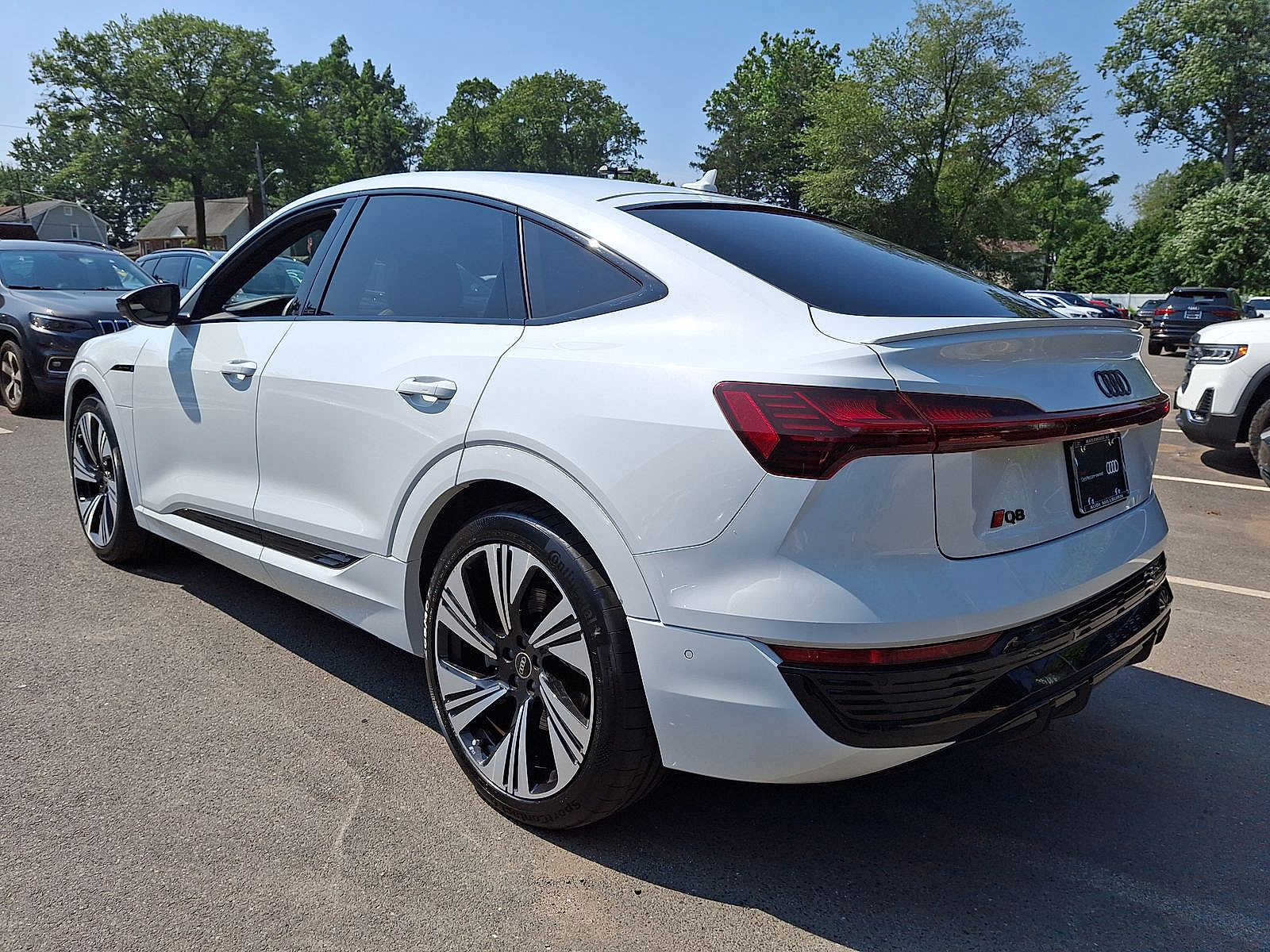 Thumbnail: 2024 Audi Q8 e-tron - 20