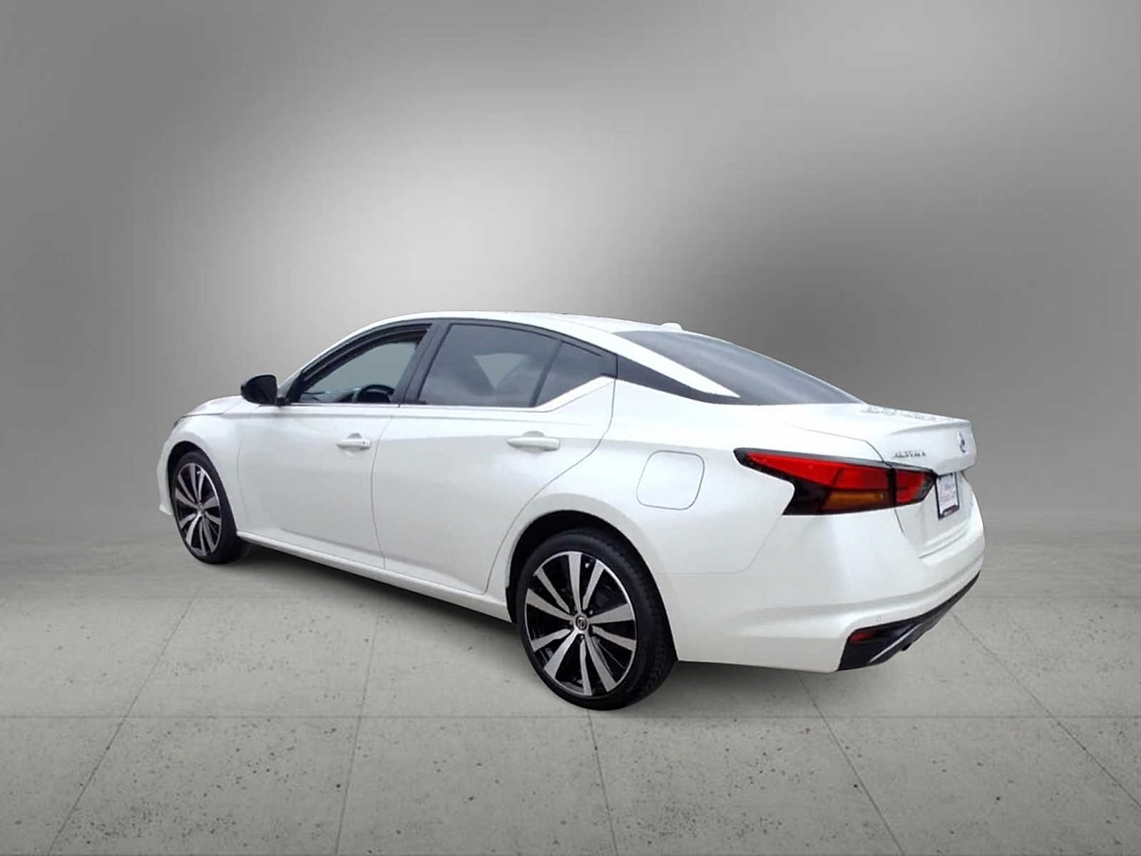 Thumbnail: 2020 Nissan Altima - 5