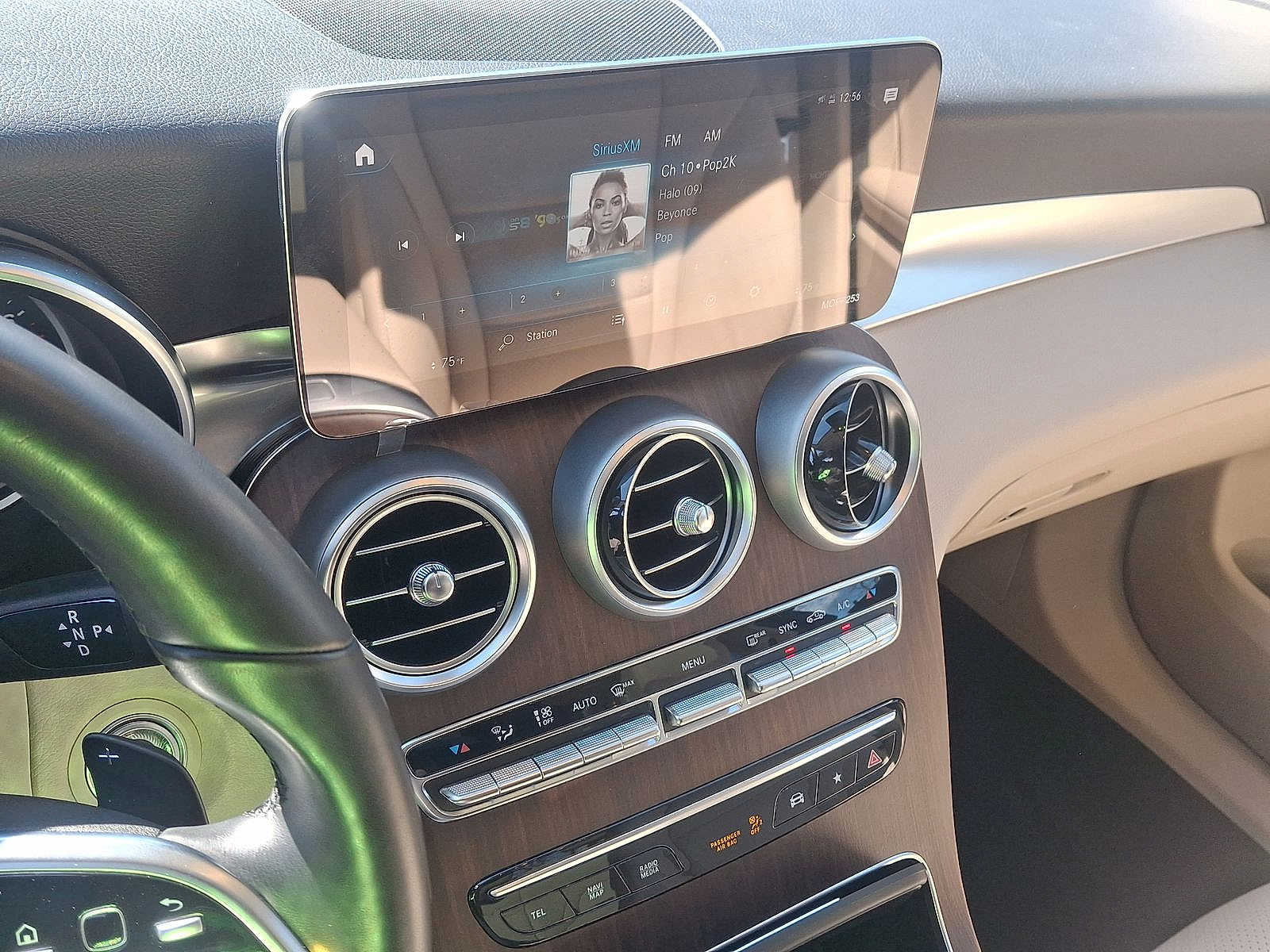 Thumbnail: 2022 Mercedes-Benz GLC - 14