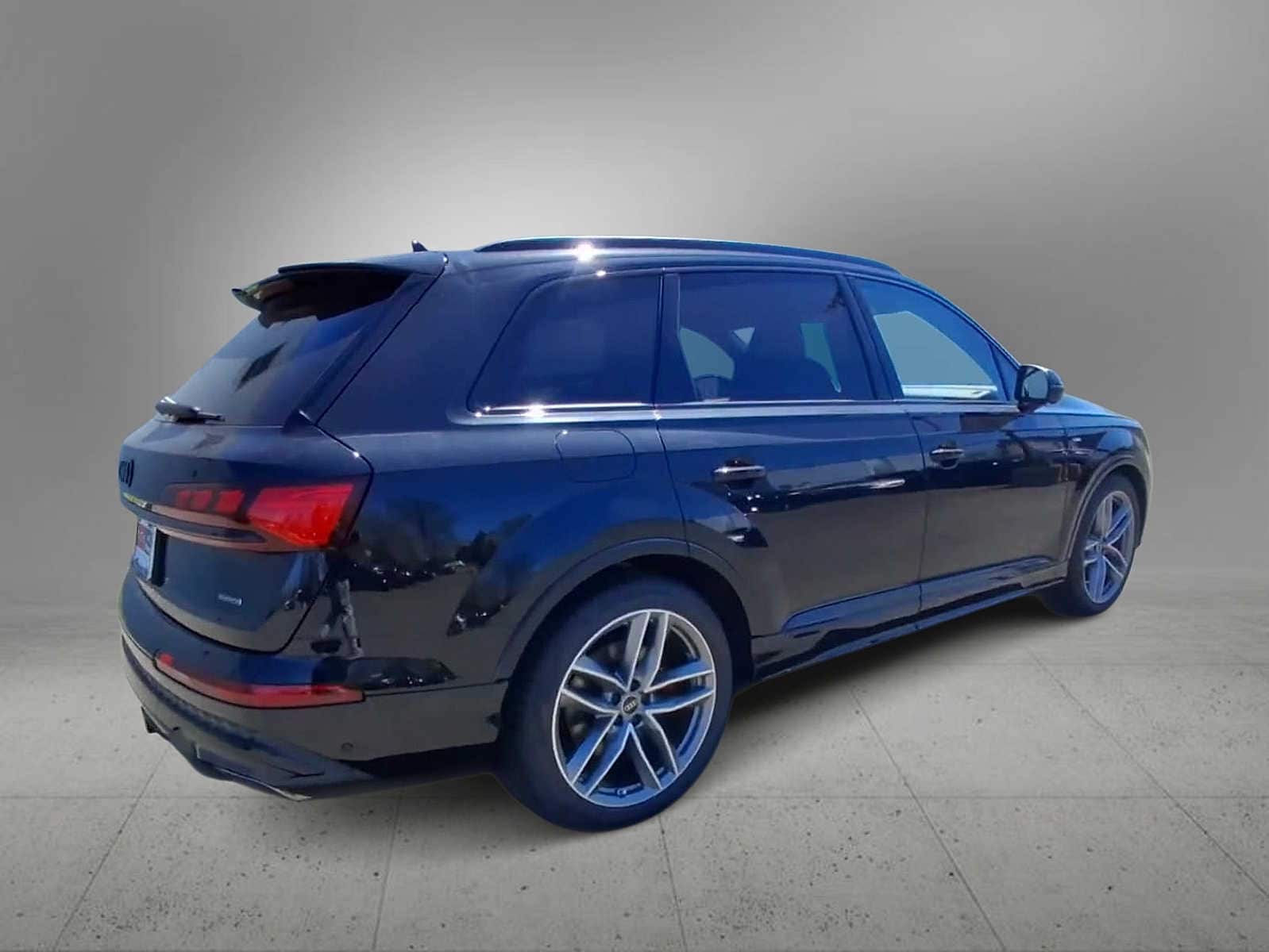 Thumbnail: 2026 Audi Q7 - 8